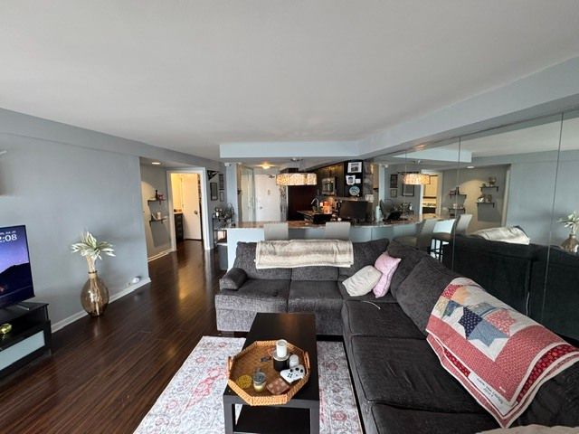300 N STATE Street 4828, Chicago, IL 60654
