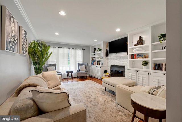 34 DULANEY HILLS CT, Cockeysville, MD 21030