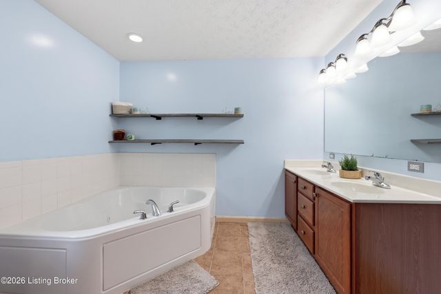 4996 Clark Station Rd, Finchville, KY 40022