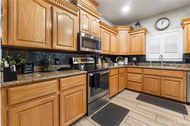 2616 Bluebird Avenue, Mcallen, TX 78504