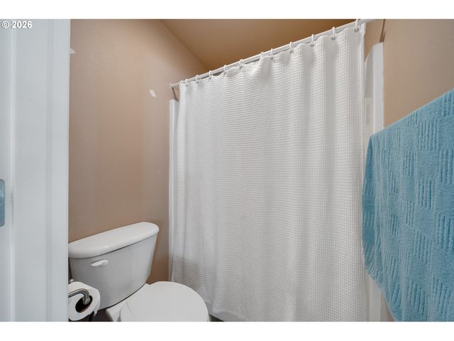 1215 N FIRST Ave, Rockaway Beach, OR 97136