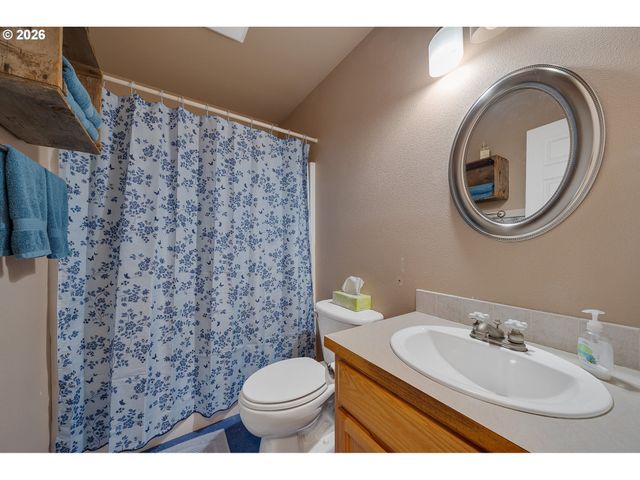1215 N FIRST Ave, Rockaway Beach, OR 97136