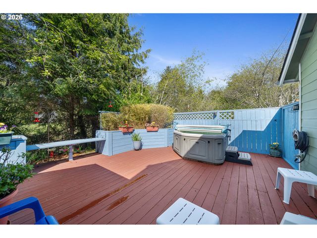 1215 N FIRST Ave, Rockaway Beach, OR 97136