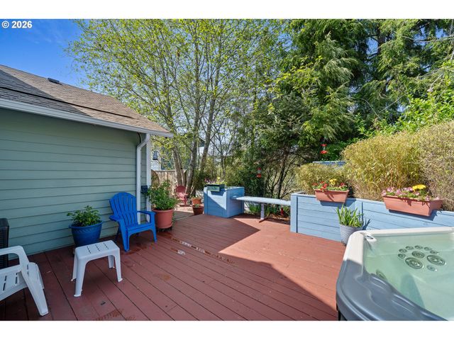 1215 N FIRST Ave, Rockaway Beach, OR 97136
