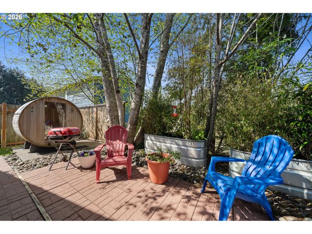 1215 N FIRST Ave, Rockaway Beach, OR 97136
