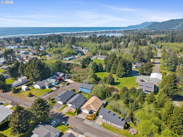 1215 N FIRST Ave, Rockaway Beach, OR 97136