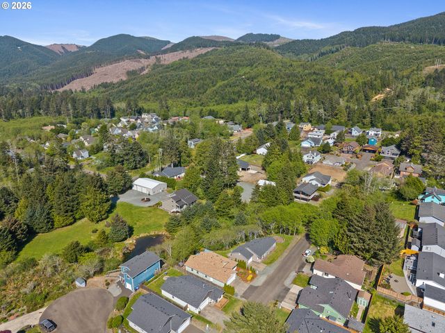 1215 N FIRST Ave, Rockaway Beach, OR 97136