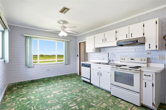 211 LAKESHORE BOULEVARD, St Cloud, FL 34769