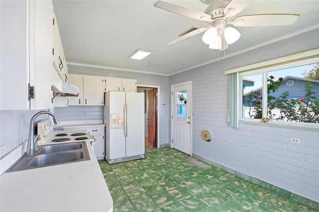 211 LAKESHORE BOULEVARD, St Cloud, FL 34769