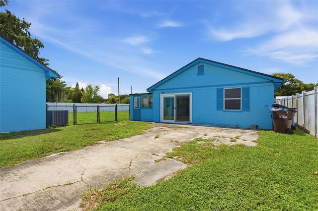 211 LAKESHORE BOULEVARD, St Cloud, FL 34769