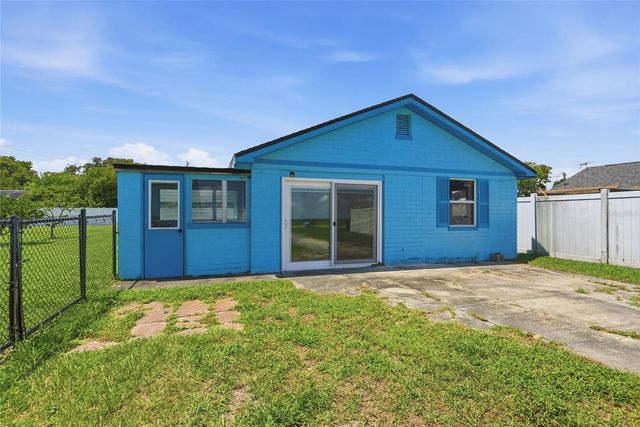 211 LAKESHORE BOULEVARD, St Cloud, FL 34769