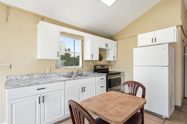 211 LAKESHORE BOULEVARD, St Cloud, FL 34769