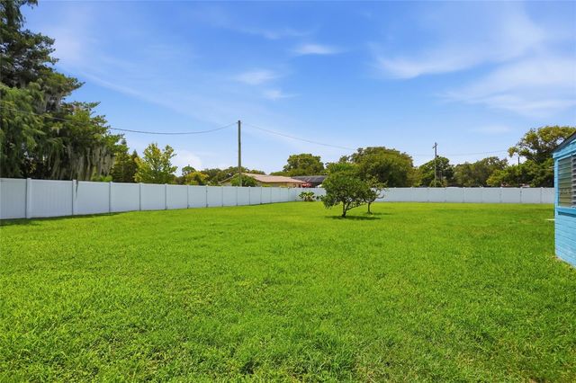 211 LAKESHORE BOULEVARD, St Cloud, FL 34769