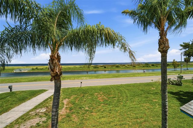 211 LAKESHORE BOULEVARD, St Cloud, FL 34769