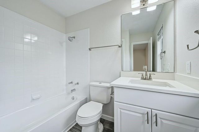 2320 Riddle RD A, Austin, TX 78748