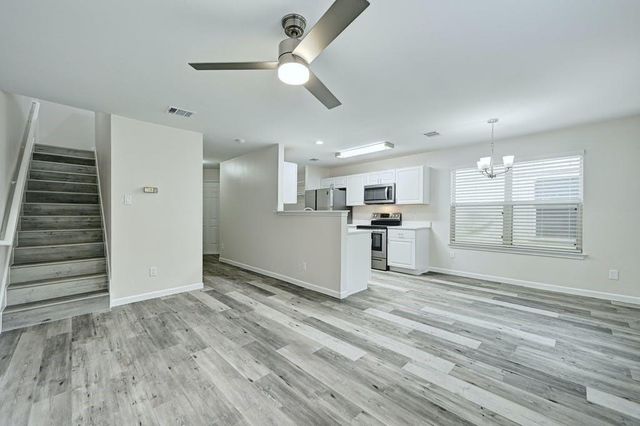 2320 Riddle RD A, Austin, TX 78748