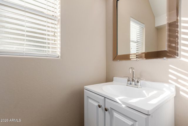 6419 W SOPHIE Lane, Laveen, AZ 85339