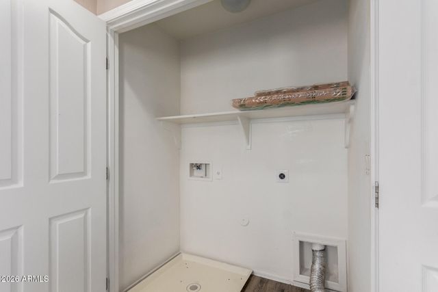 6419 W SOPHIE Lane, Laveen, AZ 85339