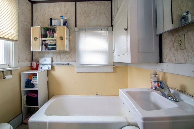 810 S 4th Avenue, Kankakee, IL 60901