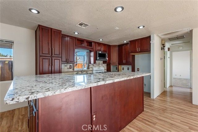 6411 Mountain View, Joshua Tree, CA 92252