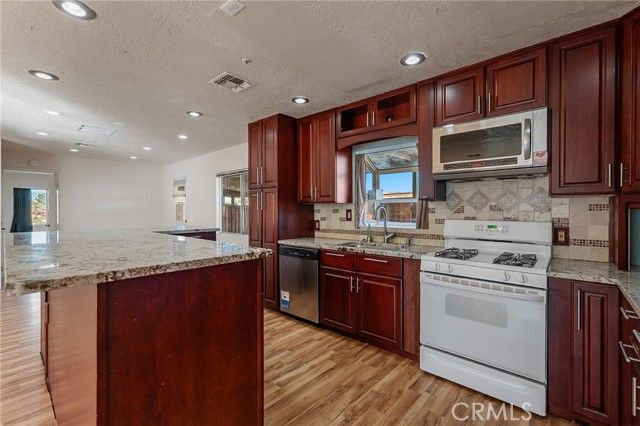 6411 Mountain View, Joshua Tree, CA 92252