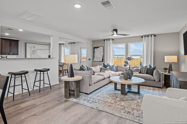 4138 Bermuda Ln, Seguin, TX 78155