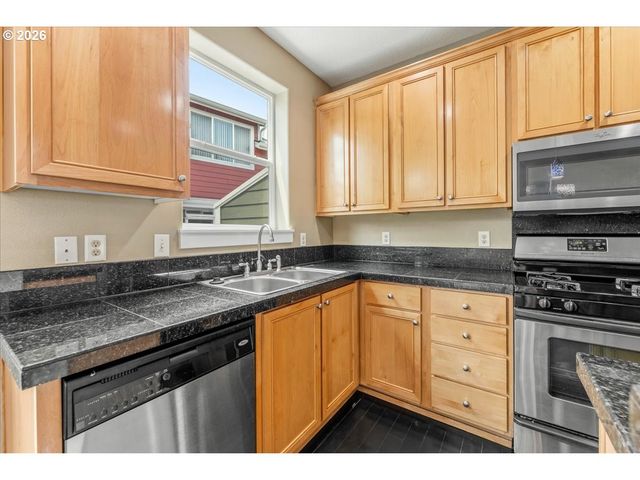 876 Nw COUNCIL Dr, Gresham, OR 97030