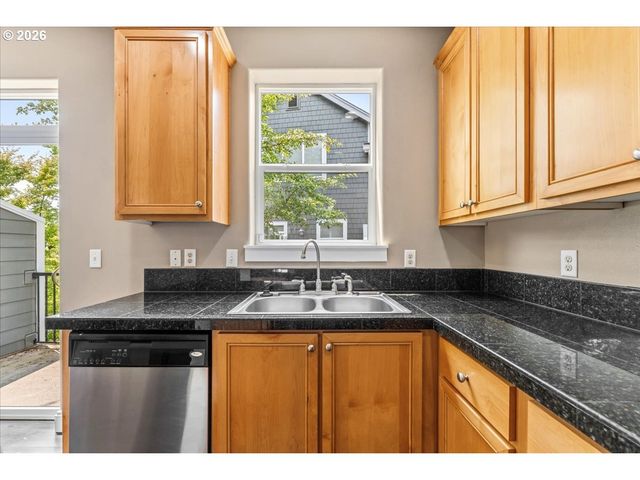 876 Nw COUNCIL Dr, Gresham, OR 97030