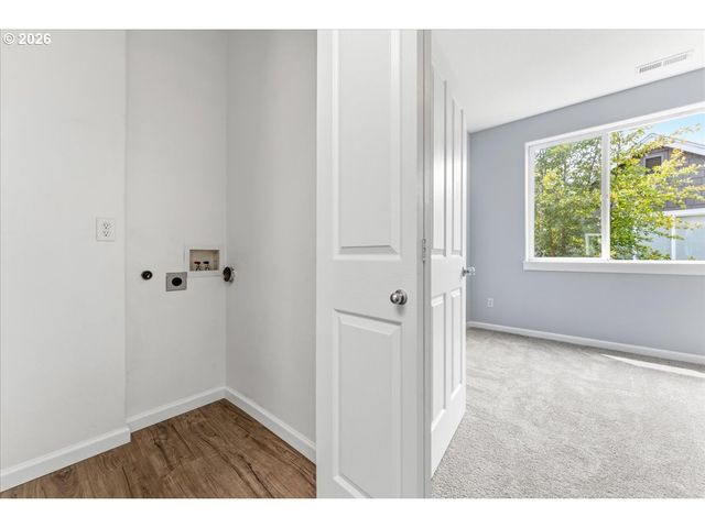 876 Nw COUNCIL Dr, Gresham, OR 97030