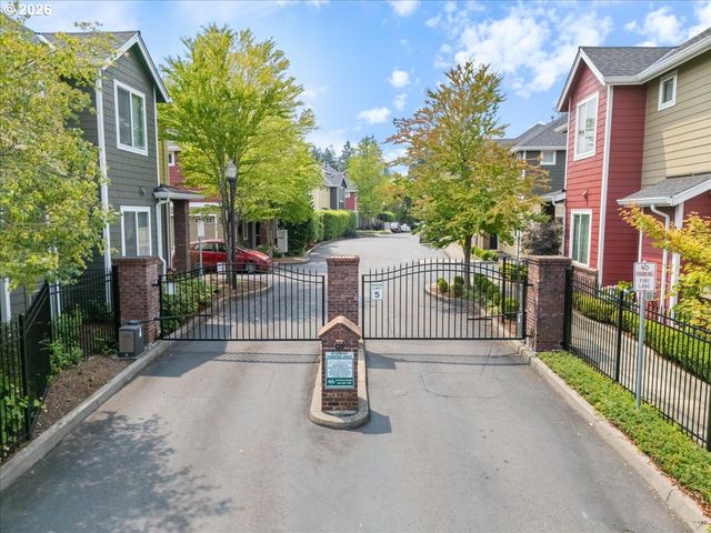 876 Nw COUNCIL Dr, Gresham, OR 97030