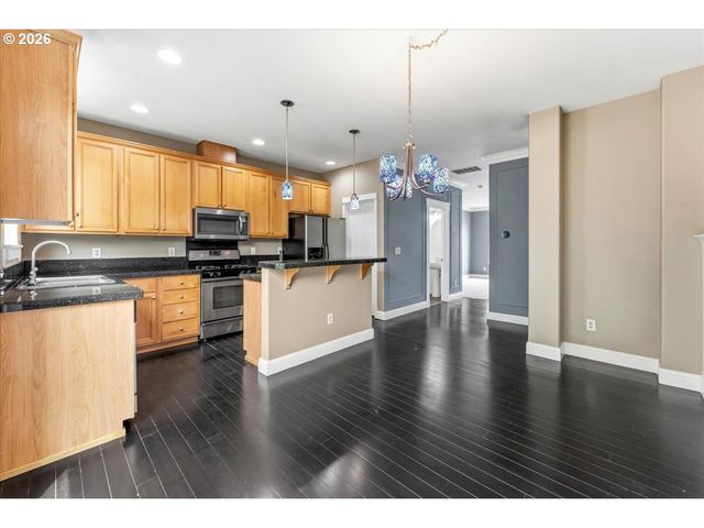 876 Nw COUNCIL Dr, Gresham, OR 97030