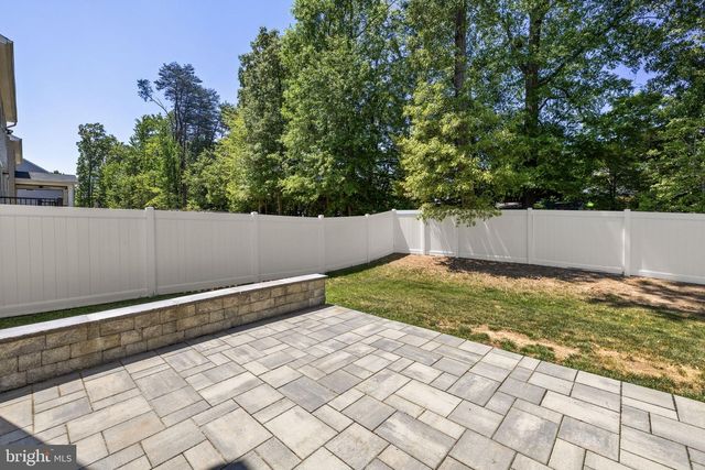 124 BROOKE VILLAGE DR, Fredericksburg, VA 22405