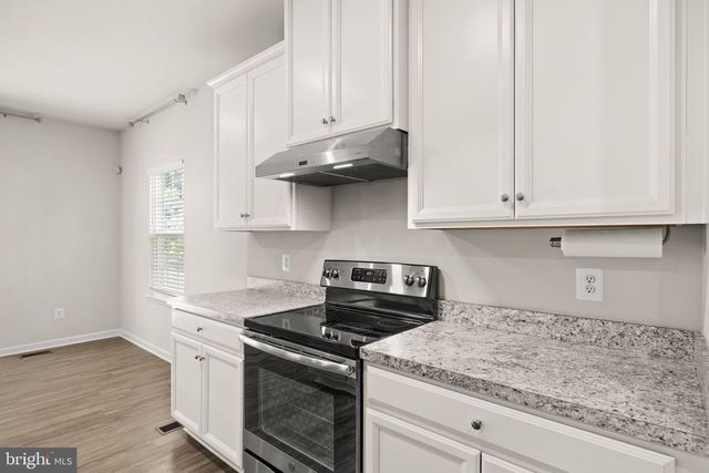 124 BROOKE VILLAGE DR, Fredericksburg, VA 22405