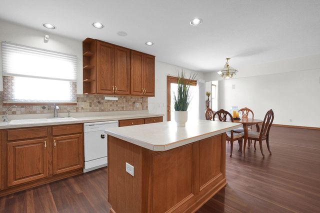 4887 Golden Grove Court, Groveport, OH 43125