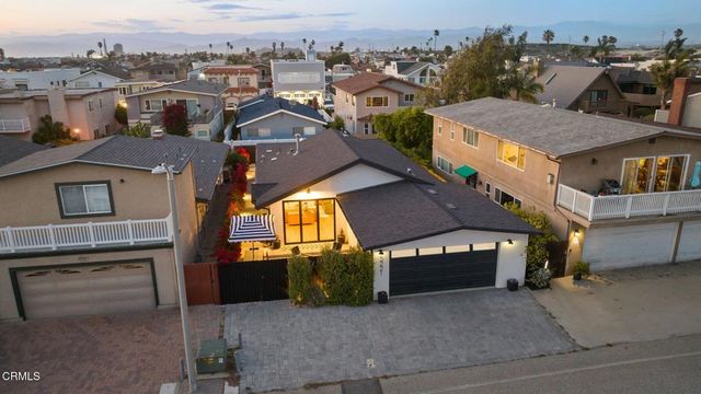 5221 Wavecrest Way, Oxnard, CA 93035