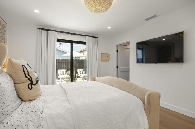 5221 Wavecrest Way, Oxnard, CA 93035