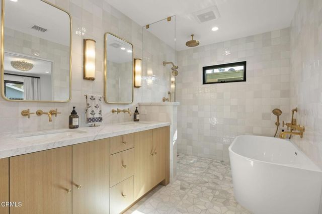 5221 Wavecrest Way, Oxnard, CA 93035