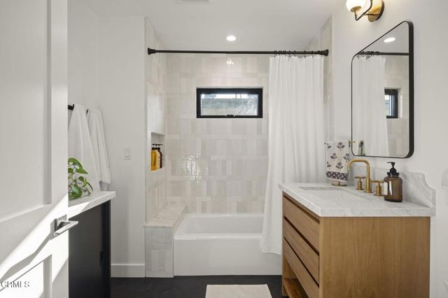 5221 Wavecrest Way, Oxnard, CA 93035