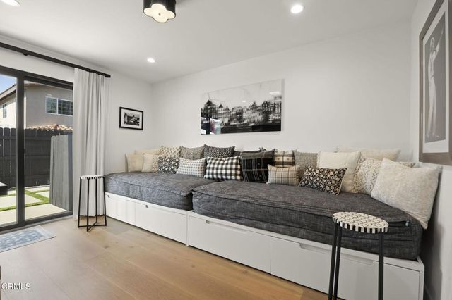 5221 Wavecrest Way, Oxnard, CA 93035