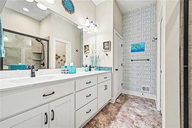 8915 NE 80th Terrace, Kansas City, MO 64158