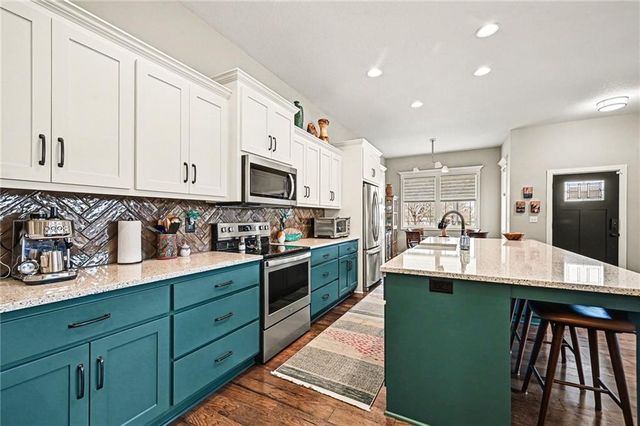 8915 NE 80th Terrace, Kansas City, MO 64158