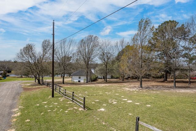 5327 Dusty Road, Athens, TX 75752