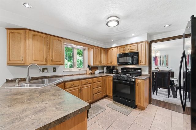 119 Wiltshire Cir, Monroeville, PA 15146