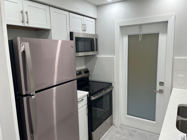 1605 PASS A GRILLE WAY 3, St Pete Beach, FL 33706