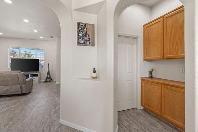 5967 Leonardo Way, Elk Grove, CA 95757