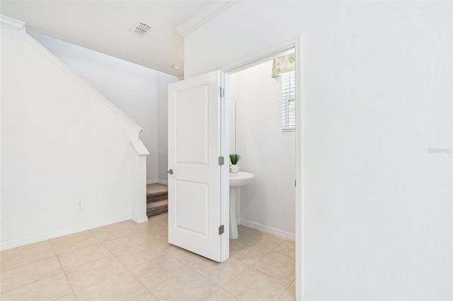 10811 FOWLERS BLUFF COURT, Tampa, FL 33647