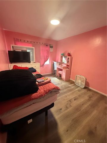 1135 W 95th, Los Angeles, CA 90044