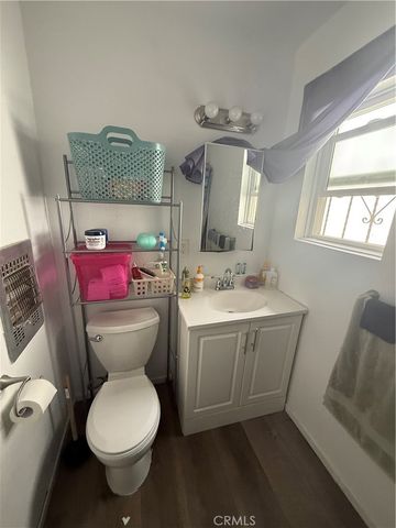 1135 W 95th, Los Angeles, CA 90044