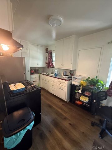 1135 W 95th, Los Angeles, CA 90044