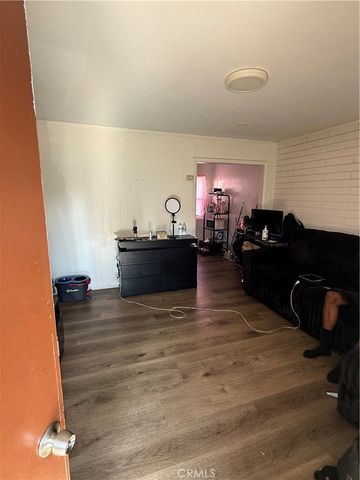 1135 W 95th, Los Angeles, CA 90044